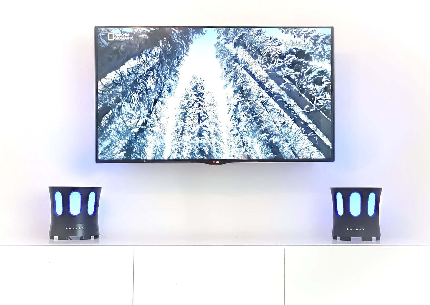 ZONE kaiutin on TV:n soundbar, saunakaiutin, jääastia. True Wireless Stereo -toiminnolla